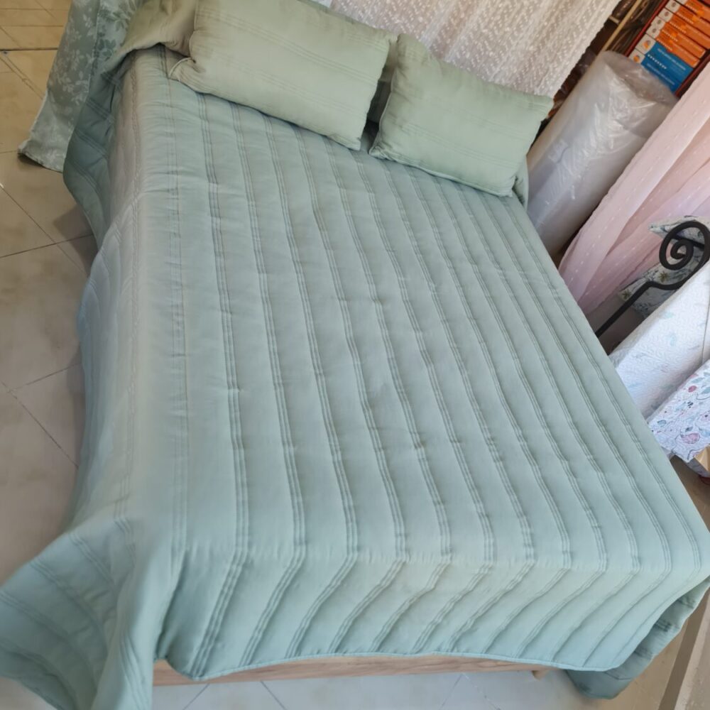 Alternative view of Colcha Verano Francesca verde cama 135-150 cm Incluye 2 cojines rellenos