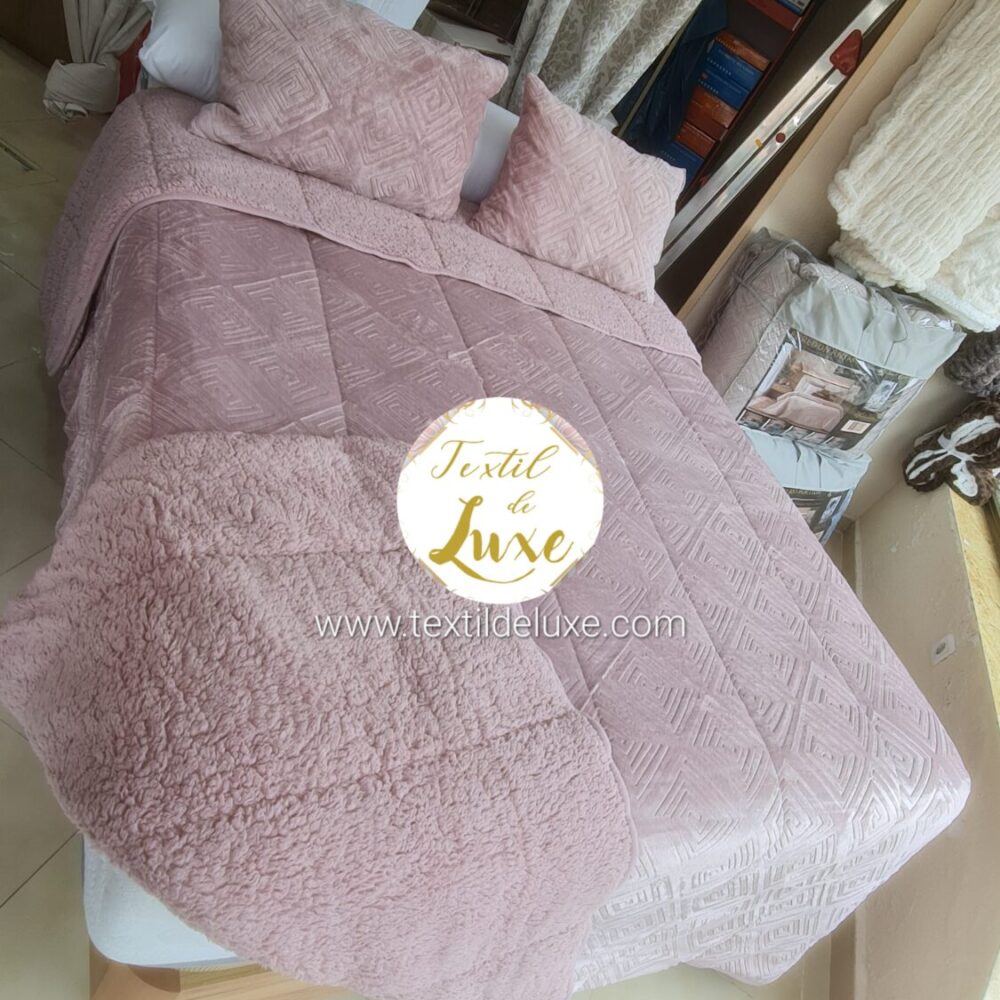 Edredon Antártida Microlina jacquard con sherpa contiene cojines llenos. Cama 135/150cm